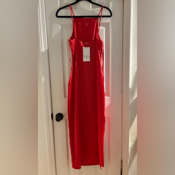 ZARA Silk red dress - Picture 2 of 7